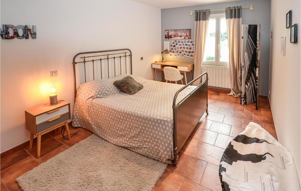 3 Bedroom Awesome Home In Chateuneuf De Gadagne Châteauneuf-de-Gadagne Zewnętrze zdjęcie