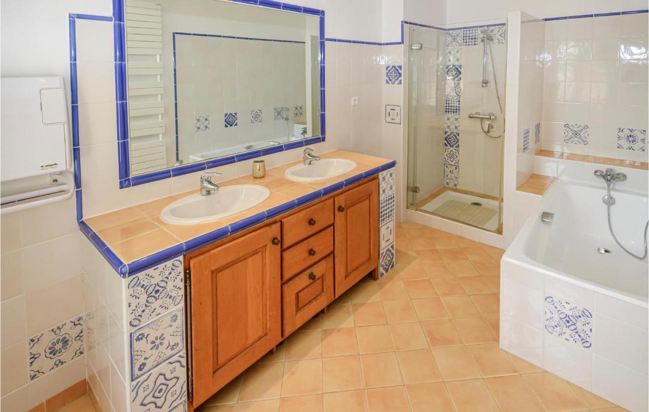 3 Bedroom Awesome Home In Chateuneuf De Gadagne Châteauneuf-de-Gadagne Zewnętrze zdjęcie