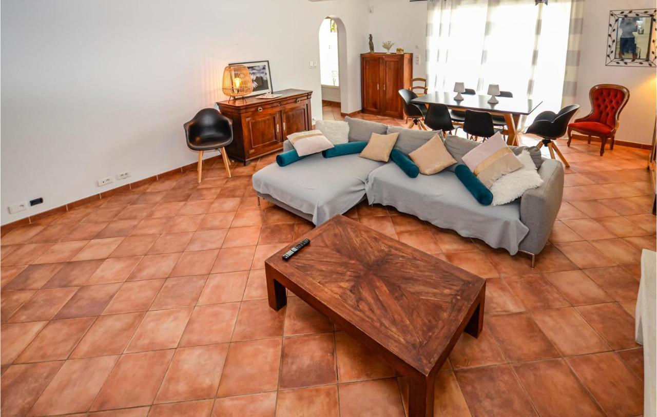3 Bedroom Awesome Home In Chateuneuf De Gadagne Châteauneuf-de-Gadagne Zewnętrze zdjęcie