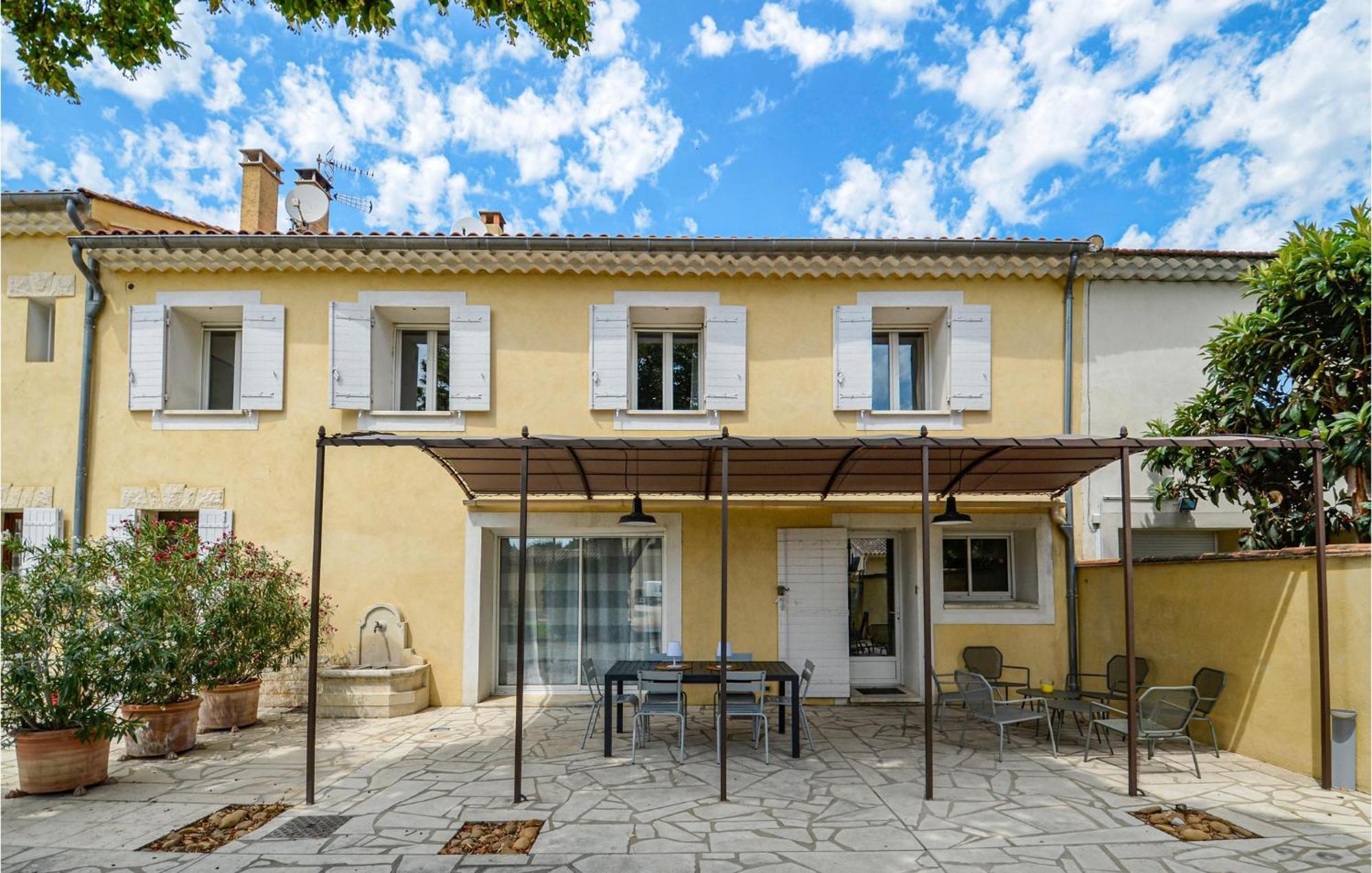 3 Bedroom Awesome Home In Chateuneuf De Gadagne Châteauneuf-de-Gadagne Zewnętrze zdjęcie